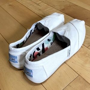 3/$20 Toms Shoes